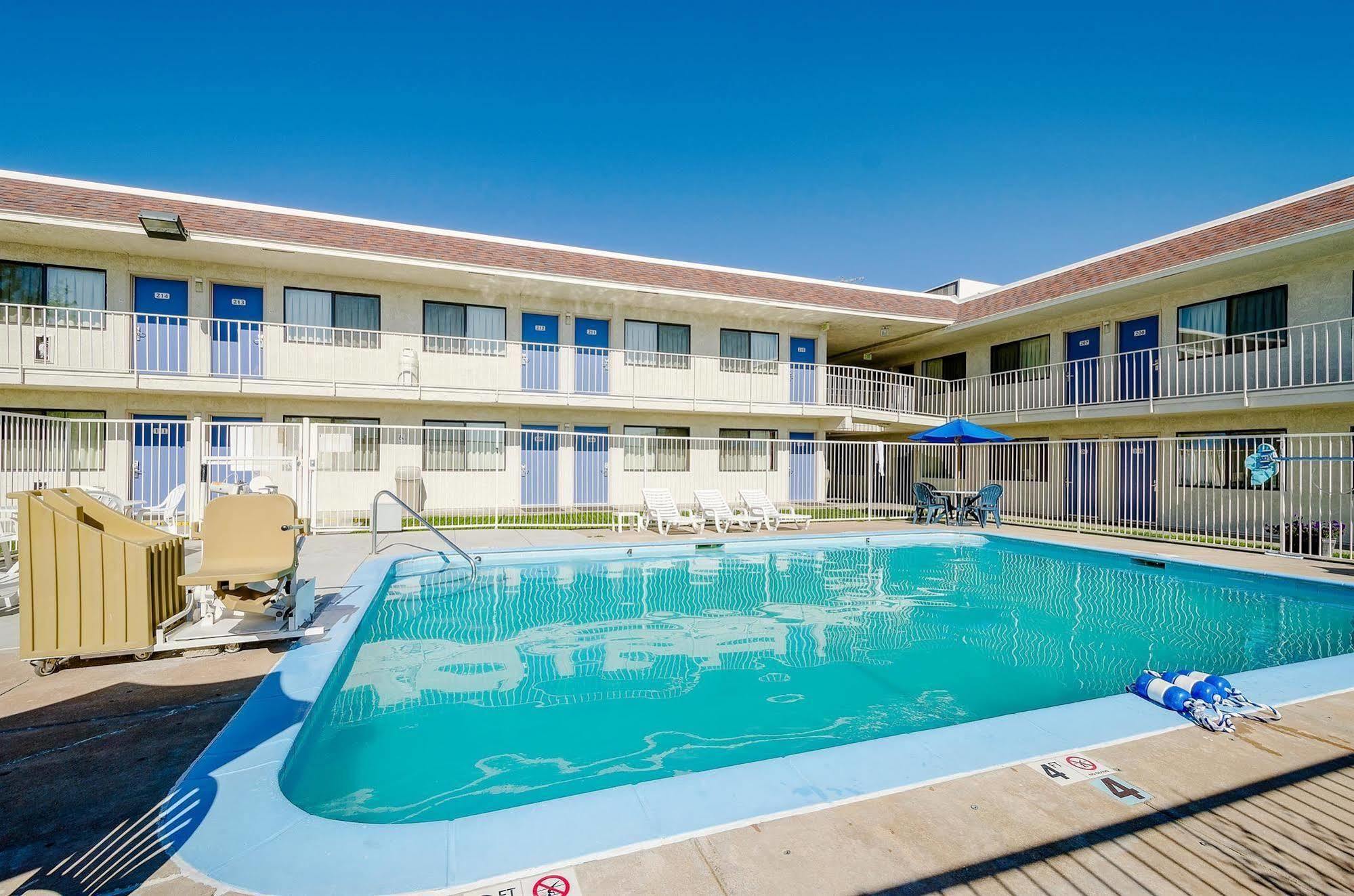 Park Inn By Radisson, ソーントン エクステリア 写真